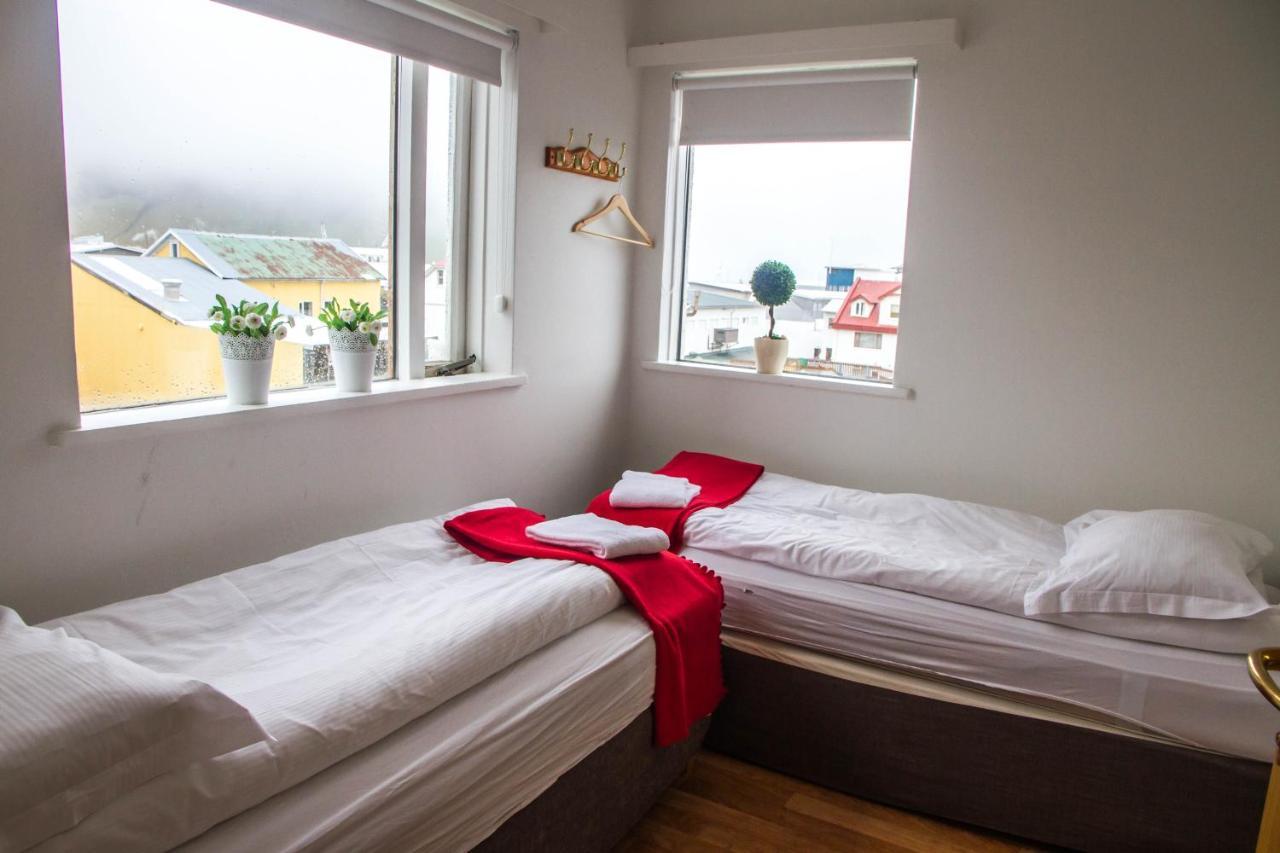 Guesthouse Sunnuholl ヴェストマン諸島 エクステリア 写真